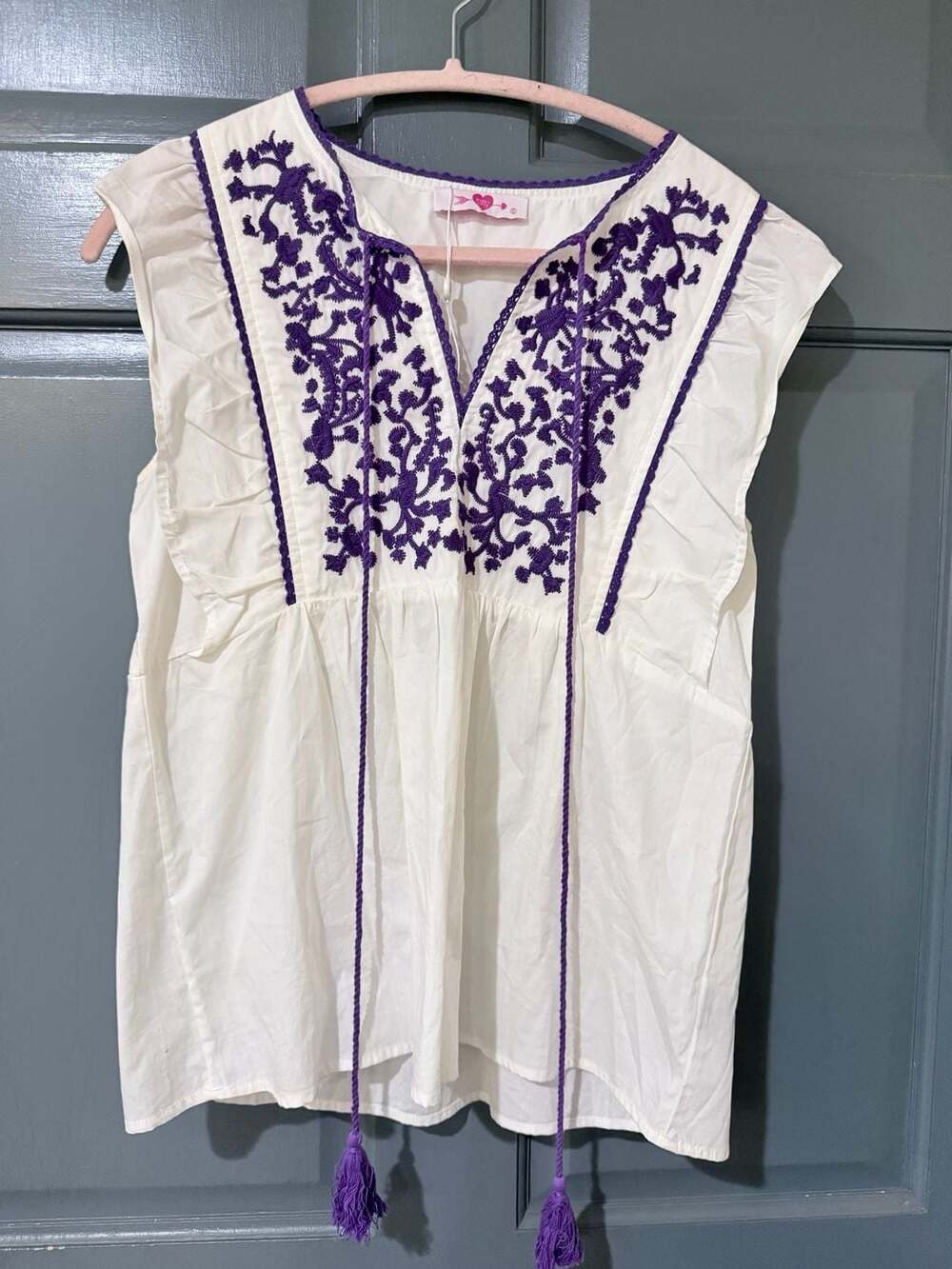Buddy Love Embroidered Fluttersleeve Top Size S White and Purple Tassle